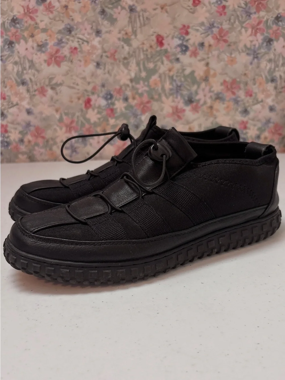 Bernie Mev Leather Toggle Pull Slip On Sneaker Shoe Black Size EU 39 US 8.5